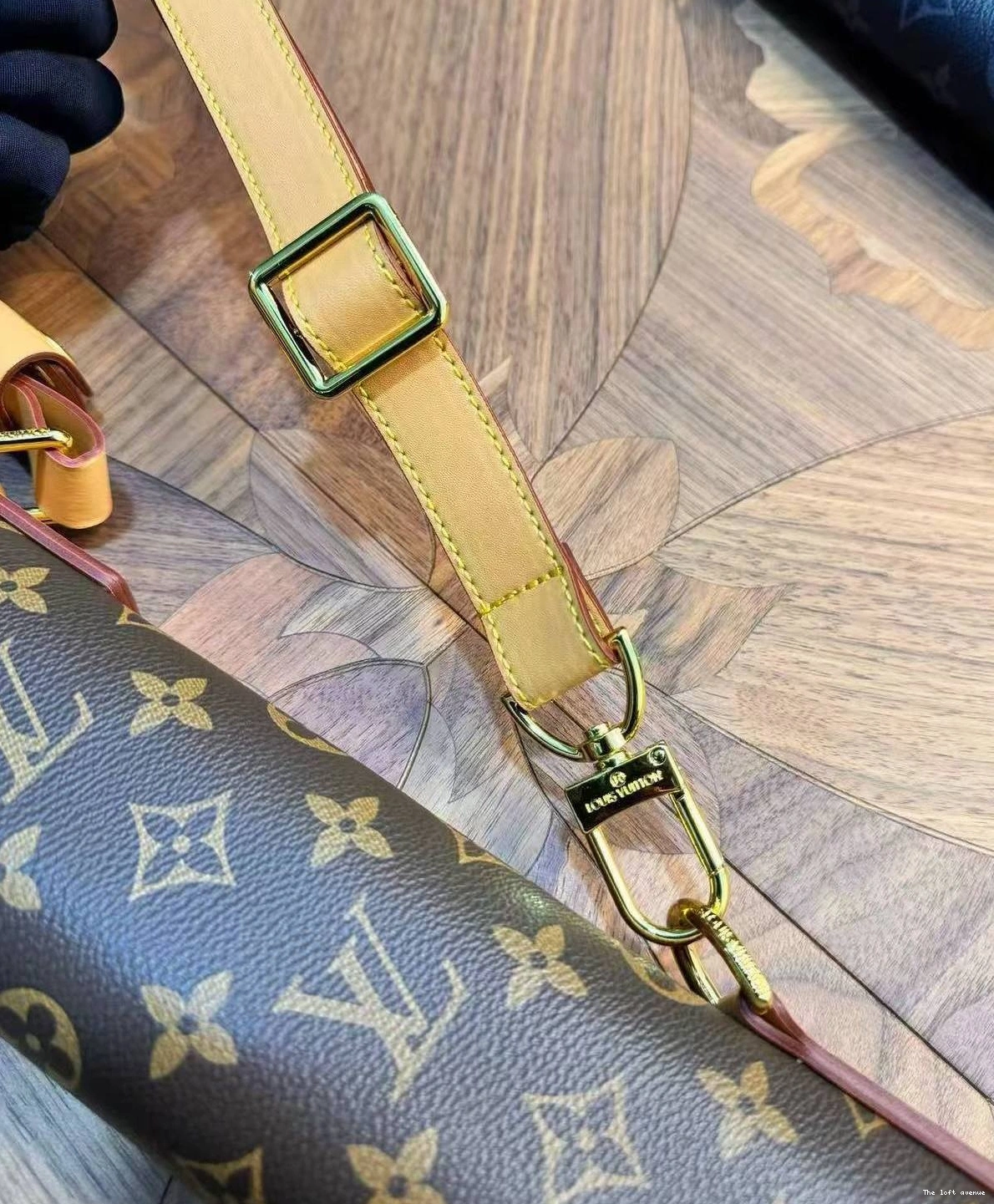 CUE BILLIARD LV COVER STICK 0810